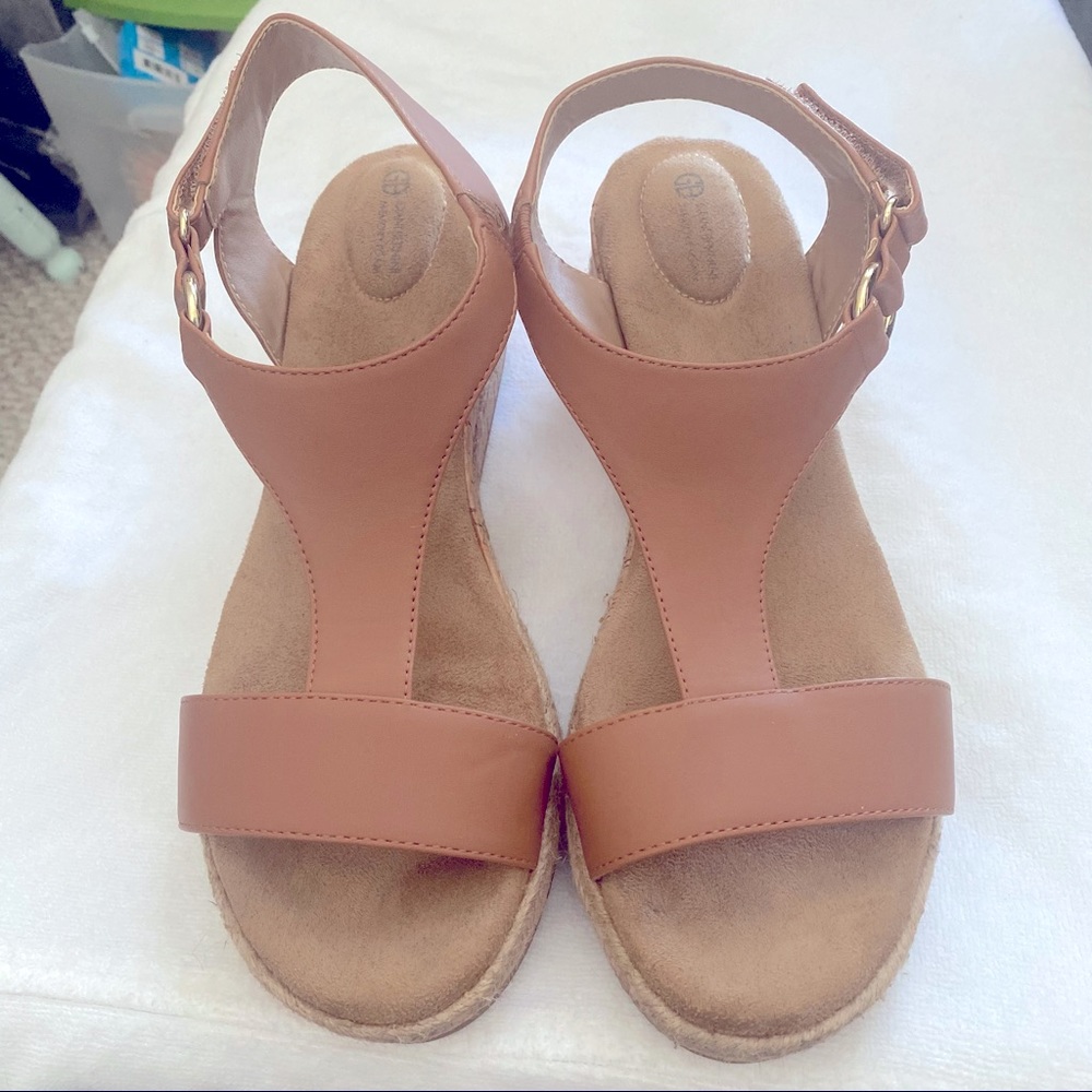 Gianni Bernini memory foam wedge sandals